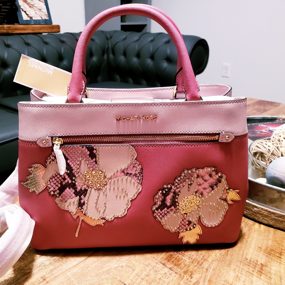 Michael kors hailee satchel/ crossbody